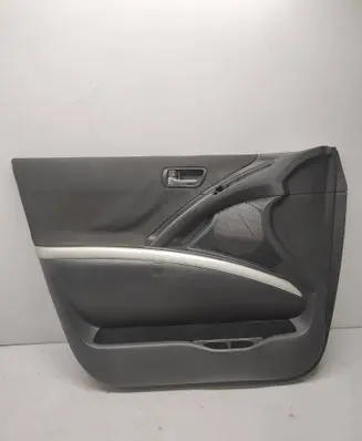 Toyota Corolla Verso E121 Front door card panel trim