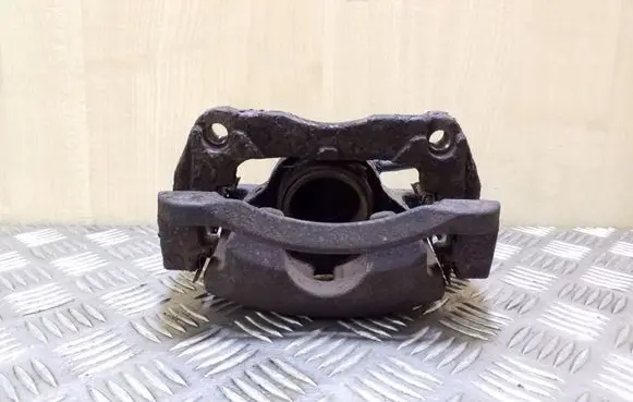 Nissan X-Trail T31 Front brake caliper