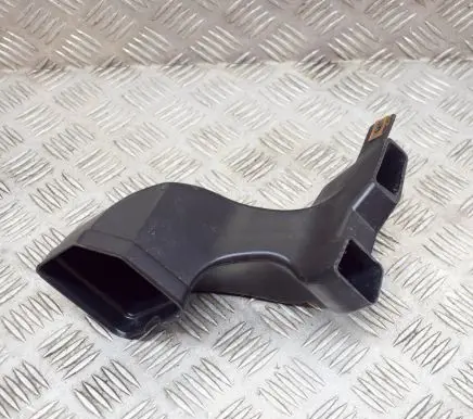 Maserati GranTurismo Air intake duct part 68867500 068867500