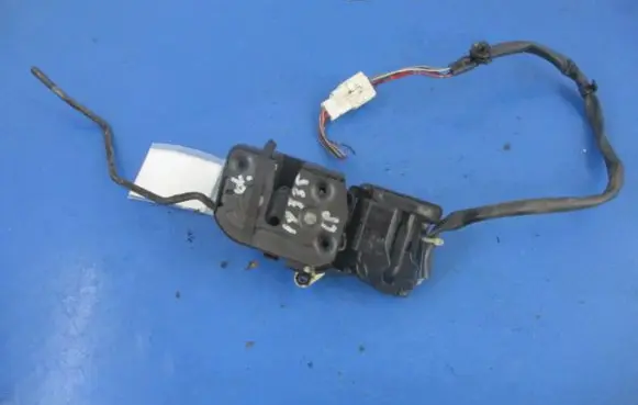 Mazda Premacy Front door lock