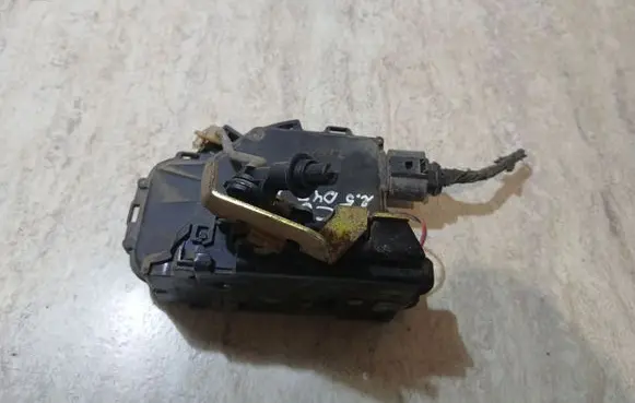 Audi A6 S6 C5 4B Rear door lock 4B0839016B