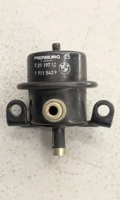 BMW 3 E30 Fuel pressure regulator 1711542