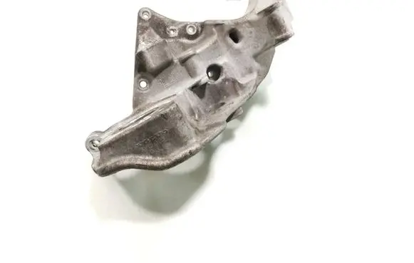 Volvo V40 Generator/alternator bracket 31401103