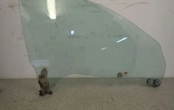 Subaru Outback Sliding door window/glass 