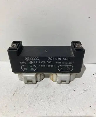 Volkswagen Sharan Coolant fan relay 701919506 899978000