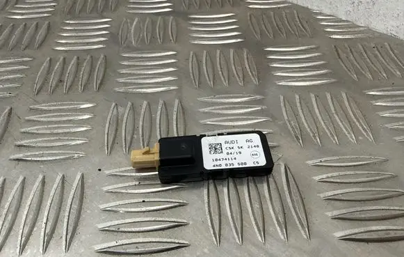 Audi A6 S6 C8 4K Aerial antenna amplifier 4N0035500