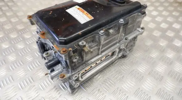 Toyota Prius (XW50) Voltage converter inverter G920047261