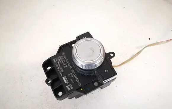 Multifunctional control switch/knob