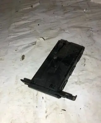 Cup holder front