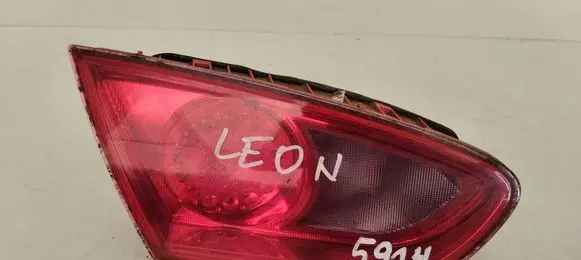 Seat Leon (1P) Tailgate rear/tail lights 1P0945093G 89320311