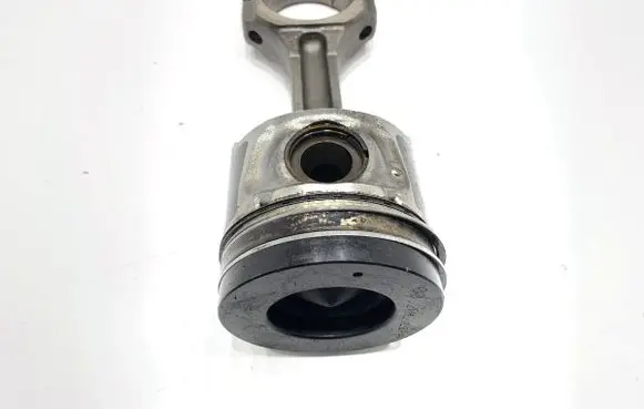 Opel Antara Piston with connecting rod 