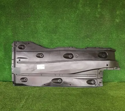 Volkswagen Golf VIII Side bottom protection 5Q0825201