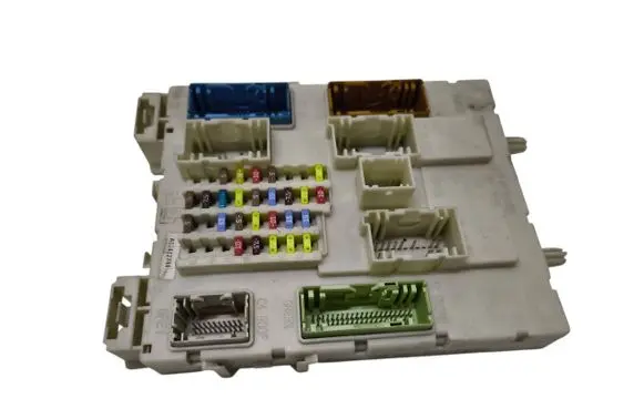Ford Focus C-MAX Fuse module AV6N14A073FF AV6N14A073FG BK89031