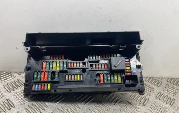 BMW M5 Fuse module 9252815