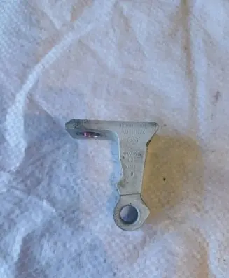 Volkswagen PASSAT B8 Front door upper hinge 8X0831404E A046574