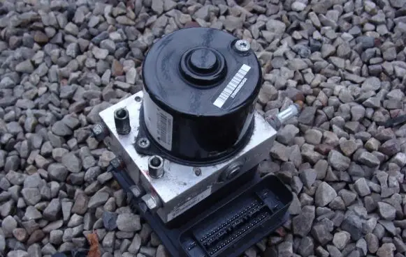 Opel Agila B ABS Pump 06.2109-6403.3