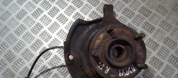 Nissan Almera Tino Front wheel hub