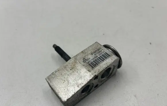 Air conditioning (A/C) expansion valve