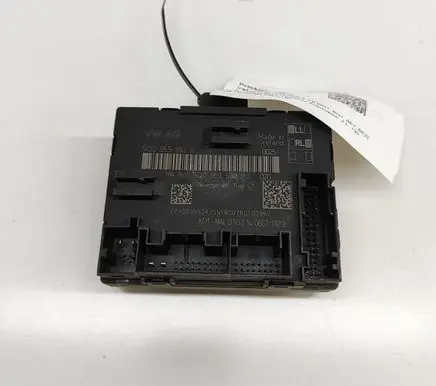 Volkswagen Golf VII Door control unit/module 5Q0959593B