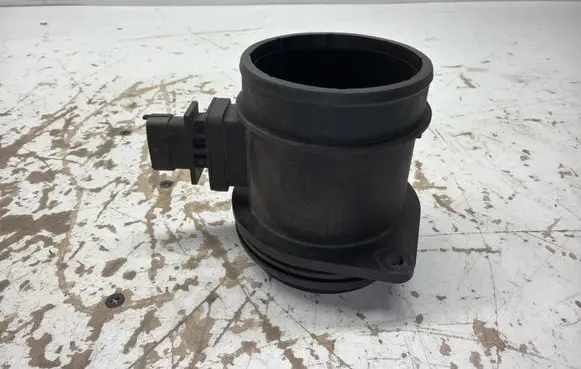 Volvo XC70 Mass air flow meter 30677999