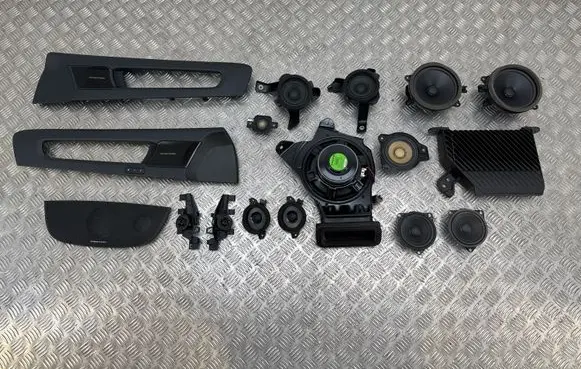 Volvo XC40 Audio system kit 31456872