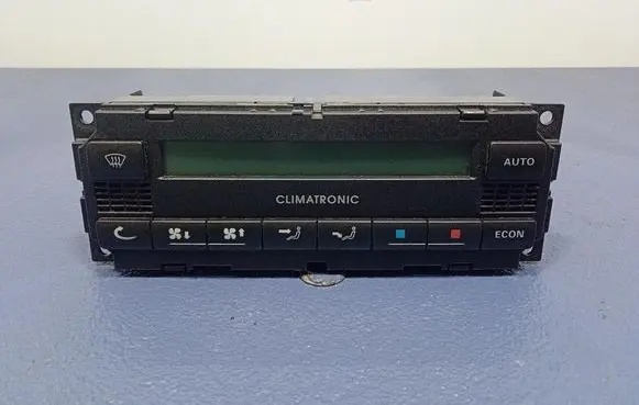 Skoda Octavia Mk2 (1Z) Climate control unit 1706004