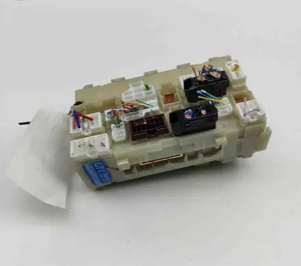 Nissan Qashqai J12 Fuse module 243506RA1B