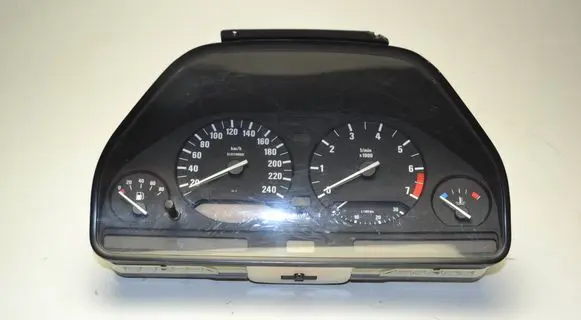 Speedometer (instrument cluster)