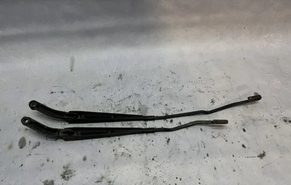 Volvo S60 Front wiper blade arm 8624246 8624243 SP8624269