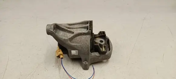 Engine mount bracket