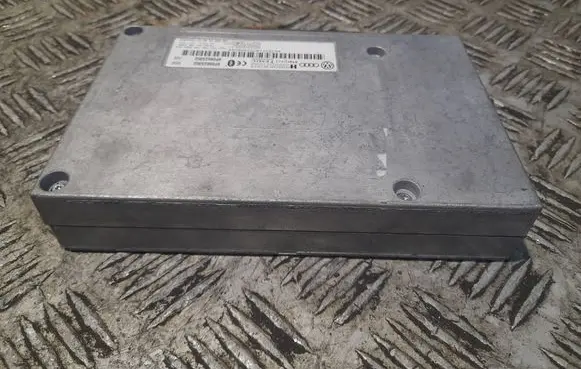 Audi A4 S4 B7 8E 8H Bluetooth control unit module 8P0862335Q