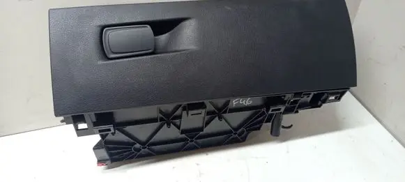 BMW 2 F46 Glove box set 9318641
