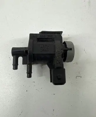 Audi A4 S4 B6 8E 8H Turbo solenoid valve 1J0906283A