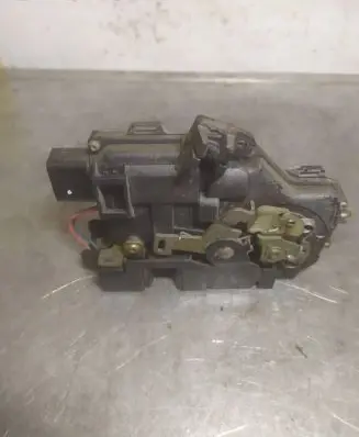 Audi A6 S6 C5 4B Front door lock 4B1837016B 37046B