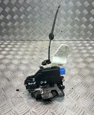 Volkswagen Golf V Rear door lock 7L0839016E