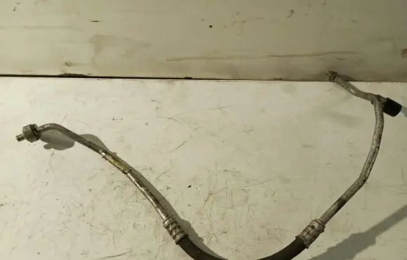 Opel Vectra C Air conditioning (A/C) pipe/hose 13142597
