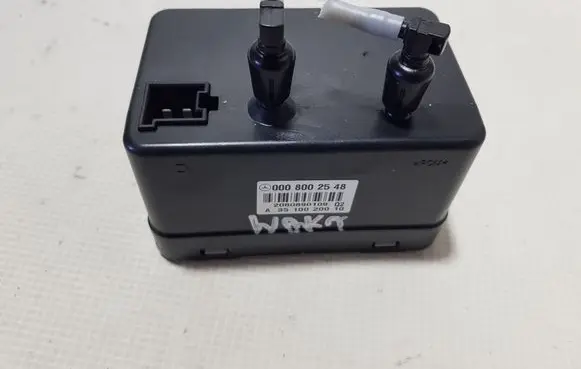 Mercedes-Benz E W212 Central locking vacuum pump 0008002548BBG 0008002548