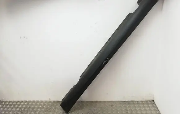 BMW X1 E84 Sill 
