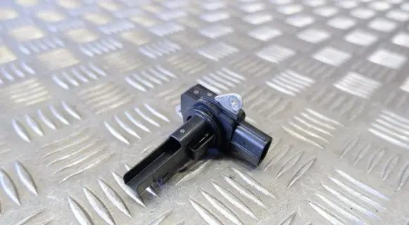 Toyota Prius+ (ZVW40) Mass air flow meter 222040T040