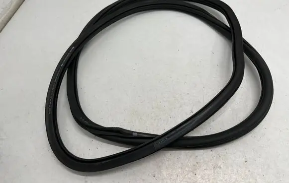 Volkswagen Golf VIII Front door rubber seal 5H4867911