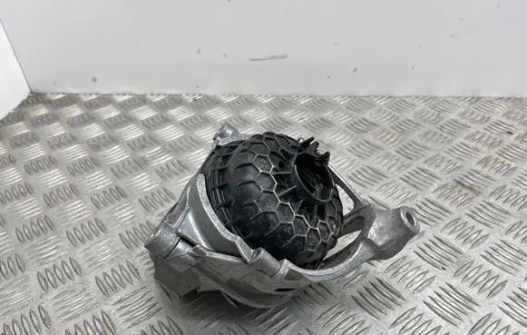 Audi Q7 4M Engine mount bracket 4M0199372FJ