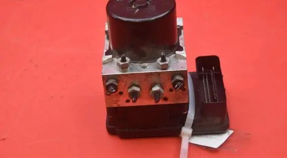 Volvo V60 ABS Pump 31329137