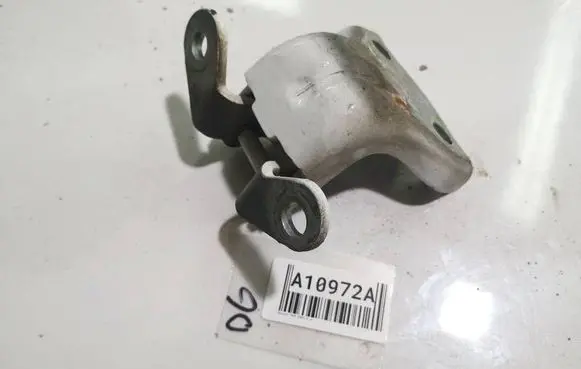 Saturn Vue Rear door lower hinge 