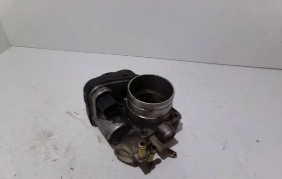 Skoda Octavia Mk2 (1Z) Throttle valve 06A133062A