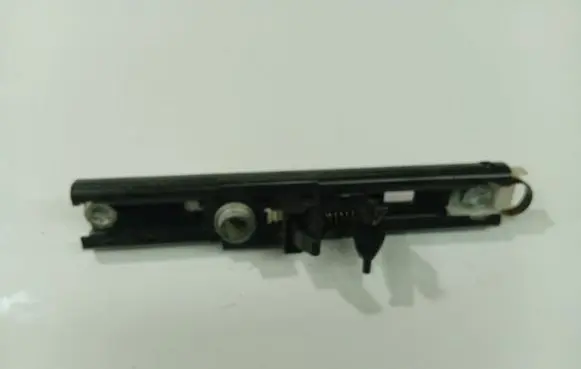 Opel Zafira A Seat belt adjustment rail 090560661