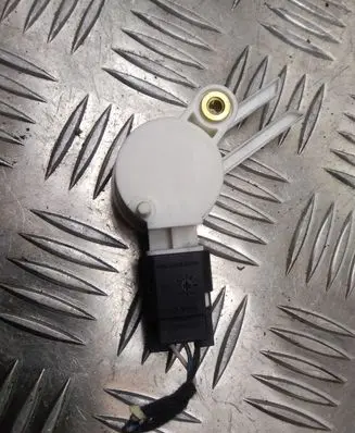 Clutch pedal sensor