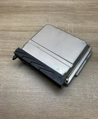 Volvo S60 Engine control unit/module ECU 30637733A 0281011078