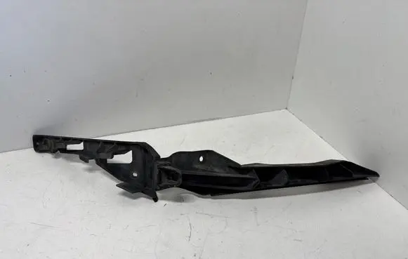 Porsche Cayenne (92A) Fender mounting bracket 7P5807049 7P5807889