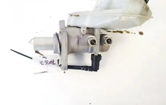 Land Rover Freelander 2 - LR2 Master brake cylinder