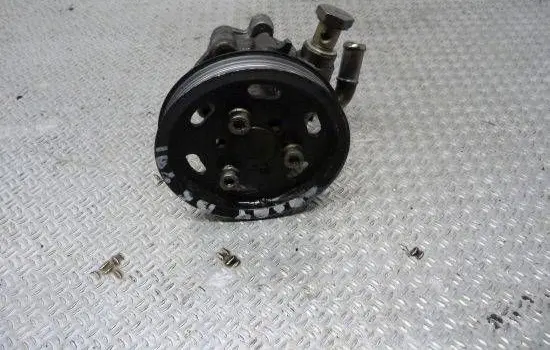 Volkswagen PASSAT B5 Power steering pump 8d0145177a